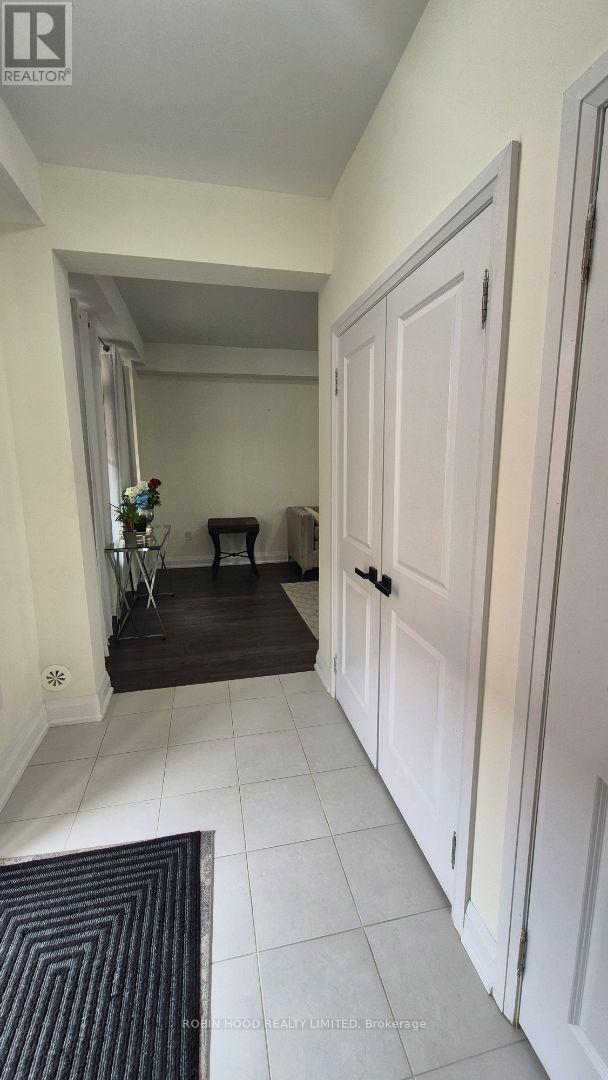 17 - 3077 Cawthra Road, Mississauga, Ontario  L5A 2X4 - Photo 3 - W13080094