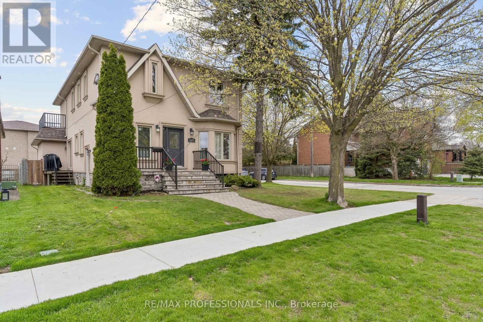 102 North Carson Street, Toronto, Ontario  M8W 4V5 - Photo 1 - W13080174