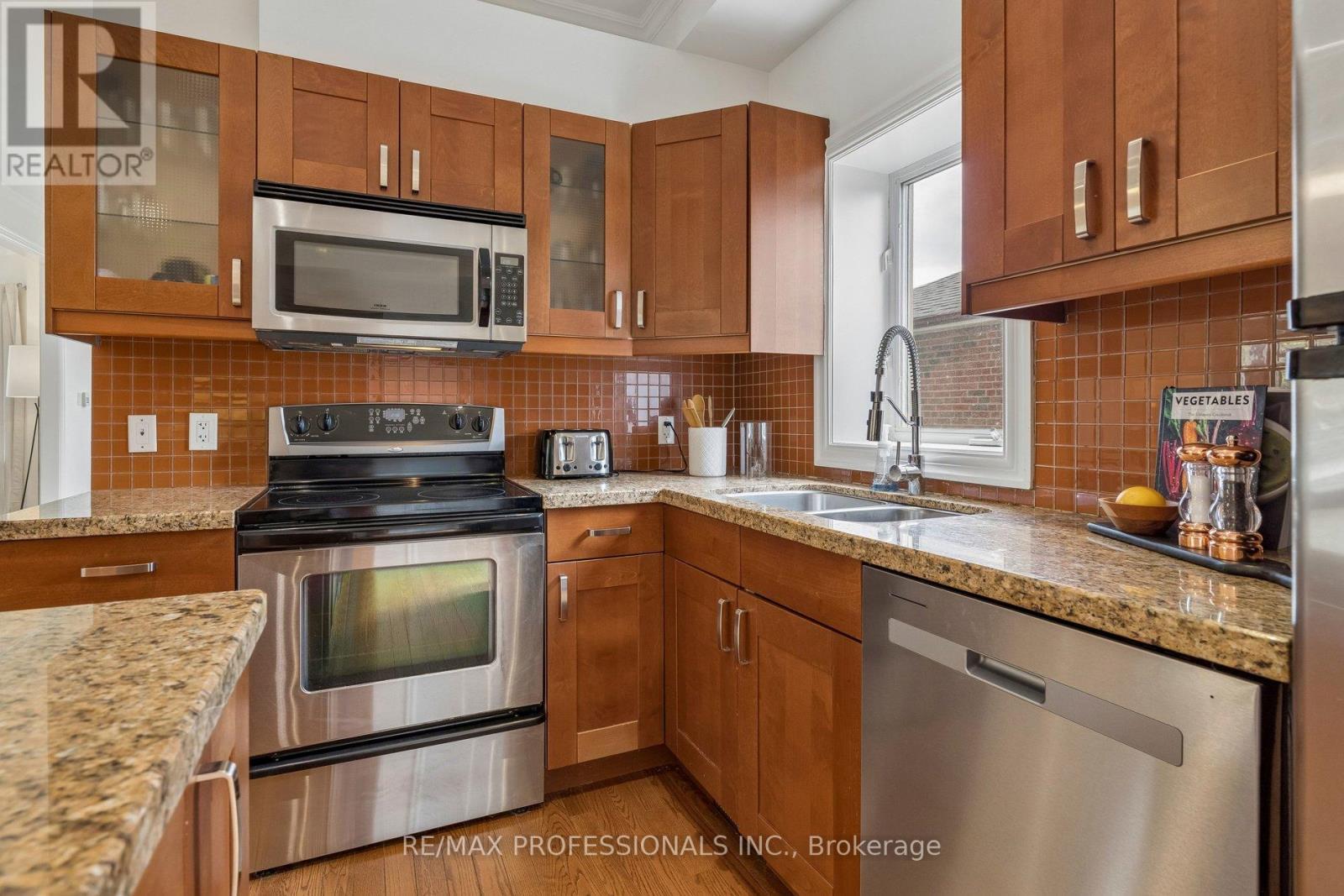 102 North Carson Street, Toronto, Ontario  M8W 4V5 - Photo 11 - W13080174