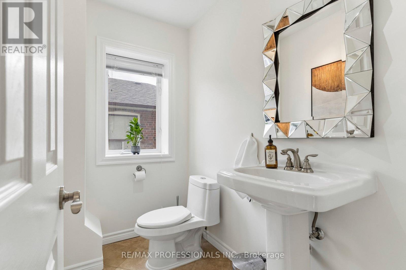 102 North Carson Street, Toronto, Ontario  M8W 4V5 - Photo 14 - W13080174