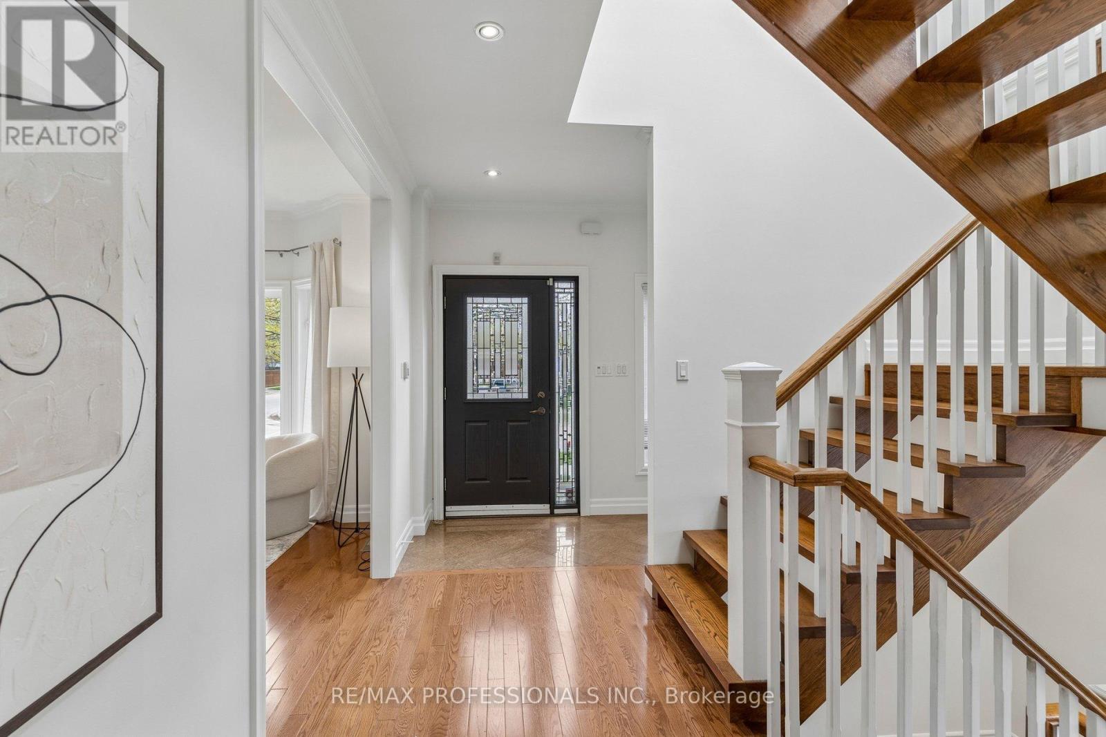 102 North Carson Street, Toronto, Ontario  M8W 4V5 - Photo 6 - W13080174