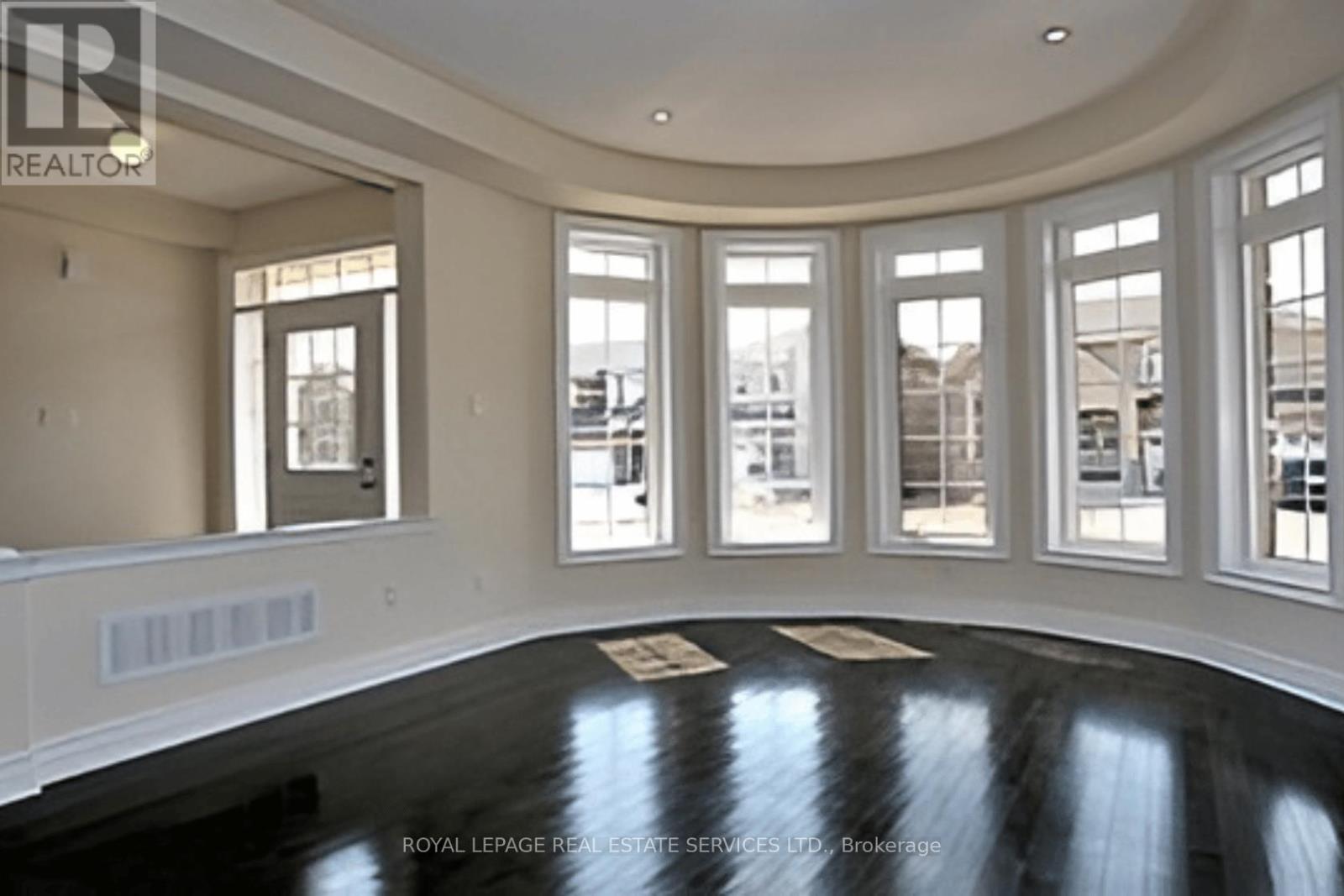 277 Admiral Drive, Oakville, Ontario  L6L 6T8 - Photo 2 - W13080220