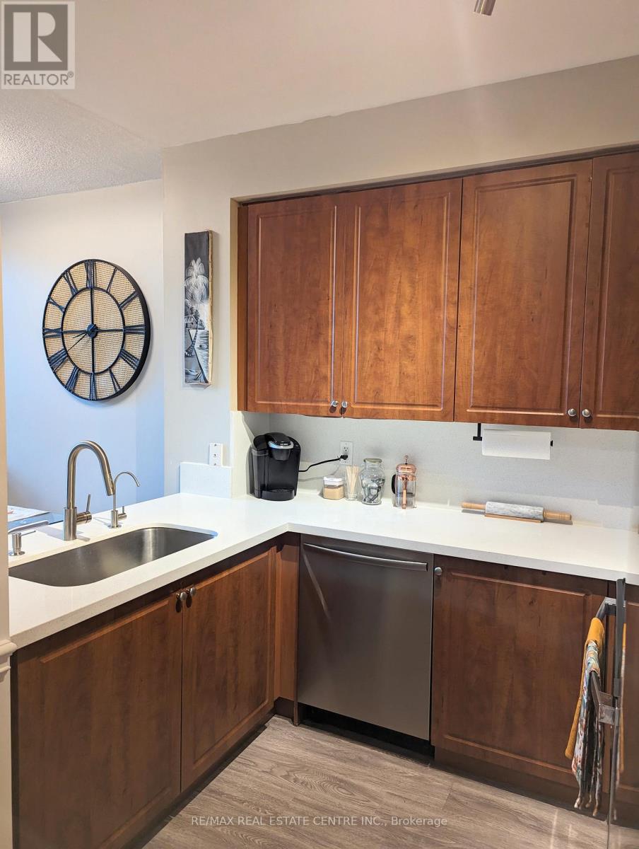 711 - 220 Burnhamthorpe Road, Mississauga, Ontario  L5B 4N4 - Photo 11 - W13080260