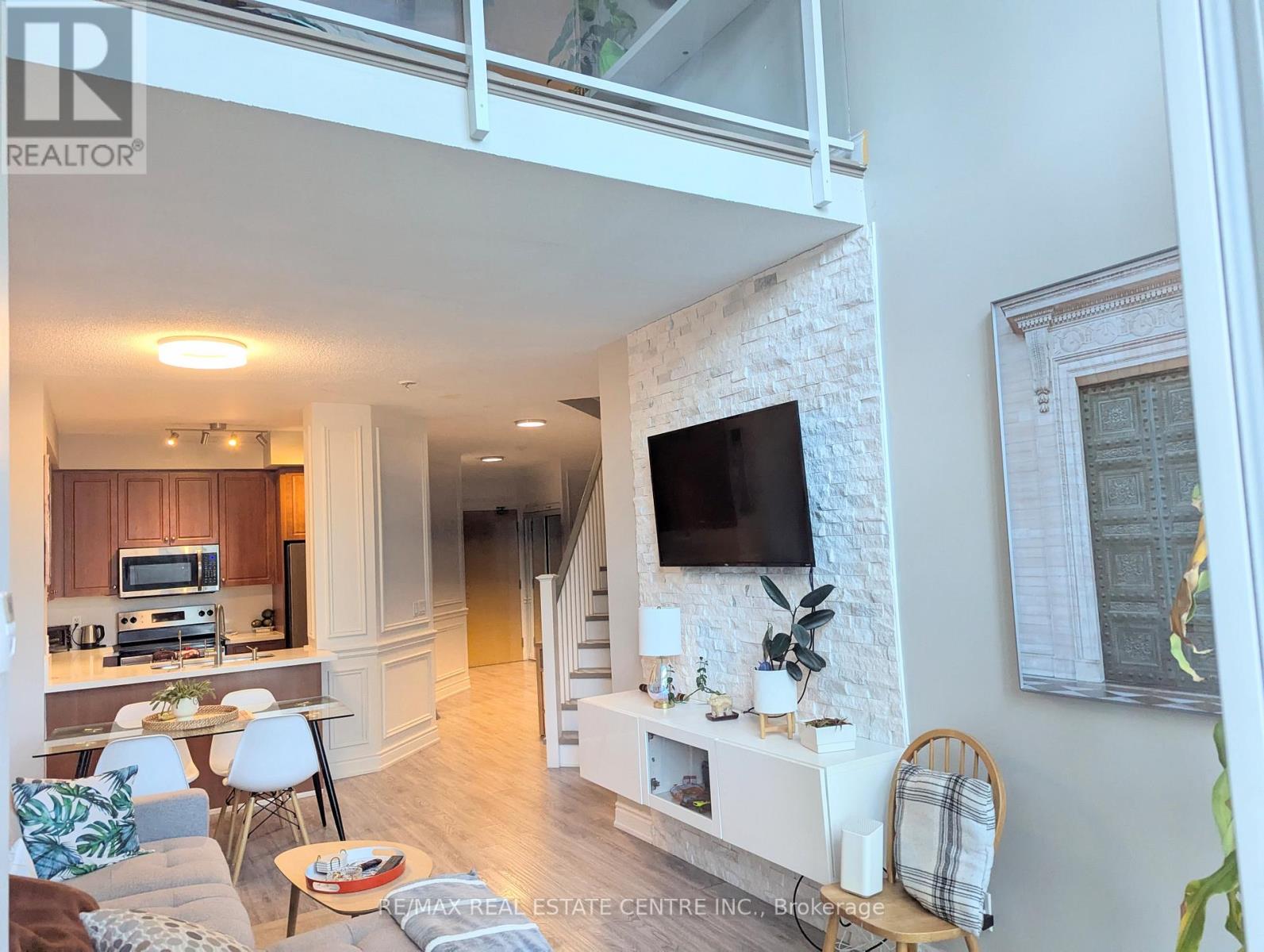 711 - 220 Burnhamthorpe Road, Mississauga, Ontario  L5B 4N4 - Photo 5 - W13080260