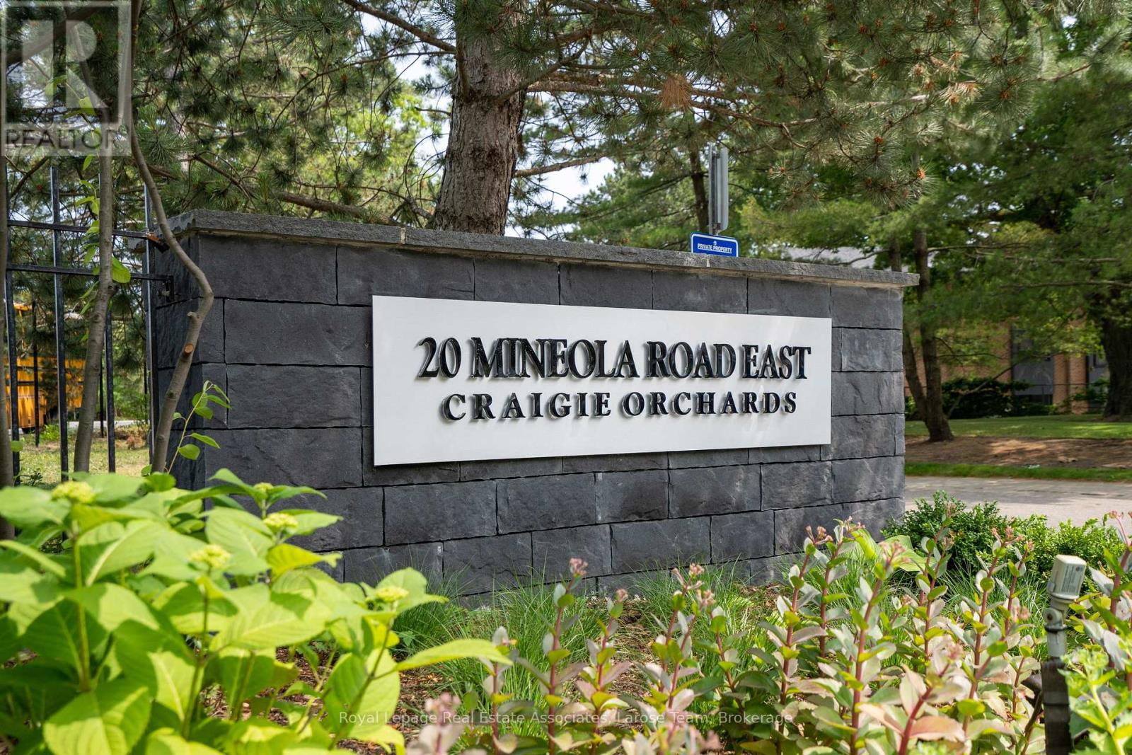 63 - 20 MINEOLA ROAD E, Mississauga, Ontario