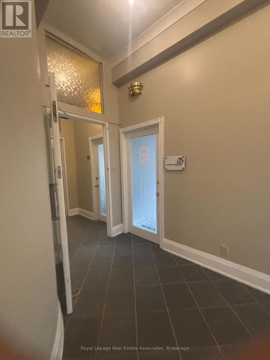 203 - 112 Main Street S, Halton Hills, Ontario  L7G 3E4 - Photo 5 - W13080288
