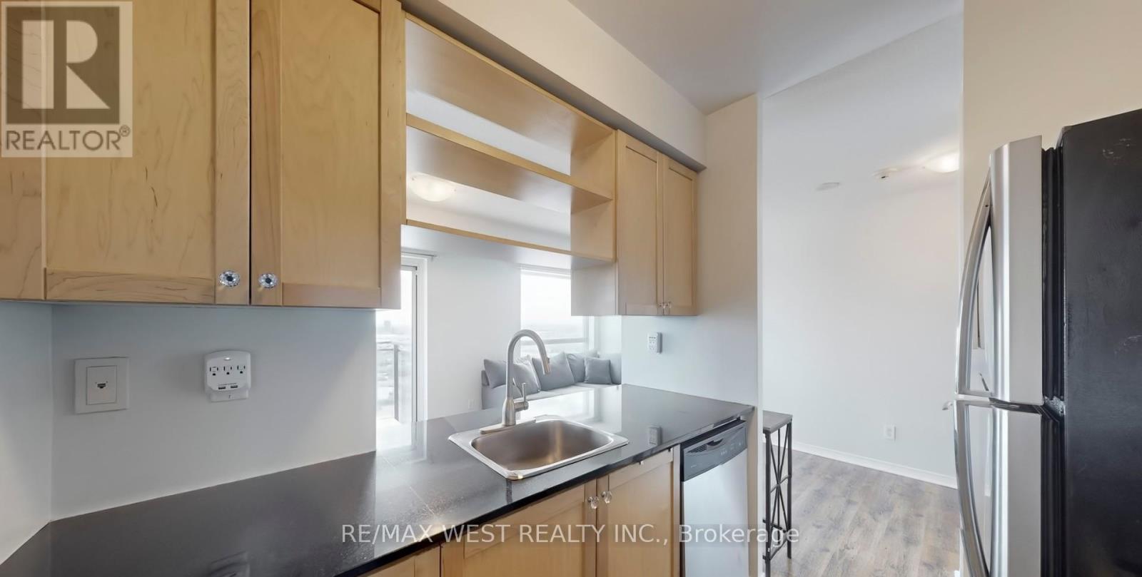 2108 - 215 Queen Street E, Brampton, Ontario  L6W 0A9 - Photo 11 - W13080294