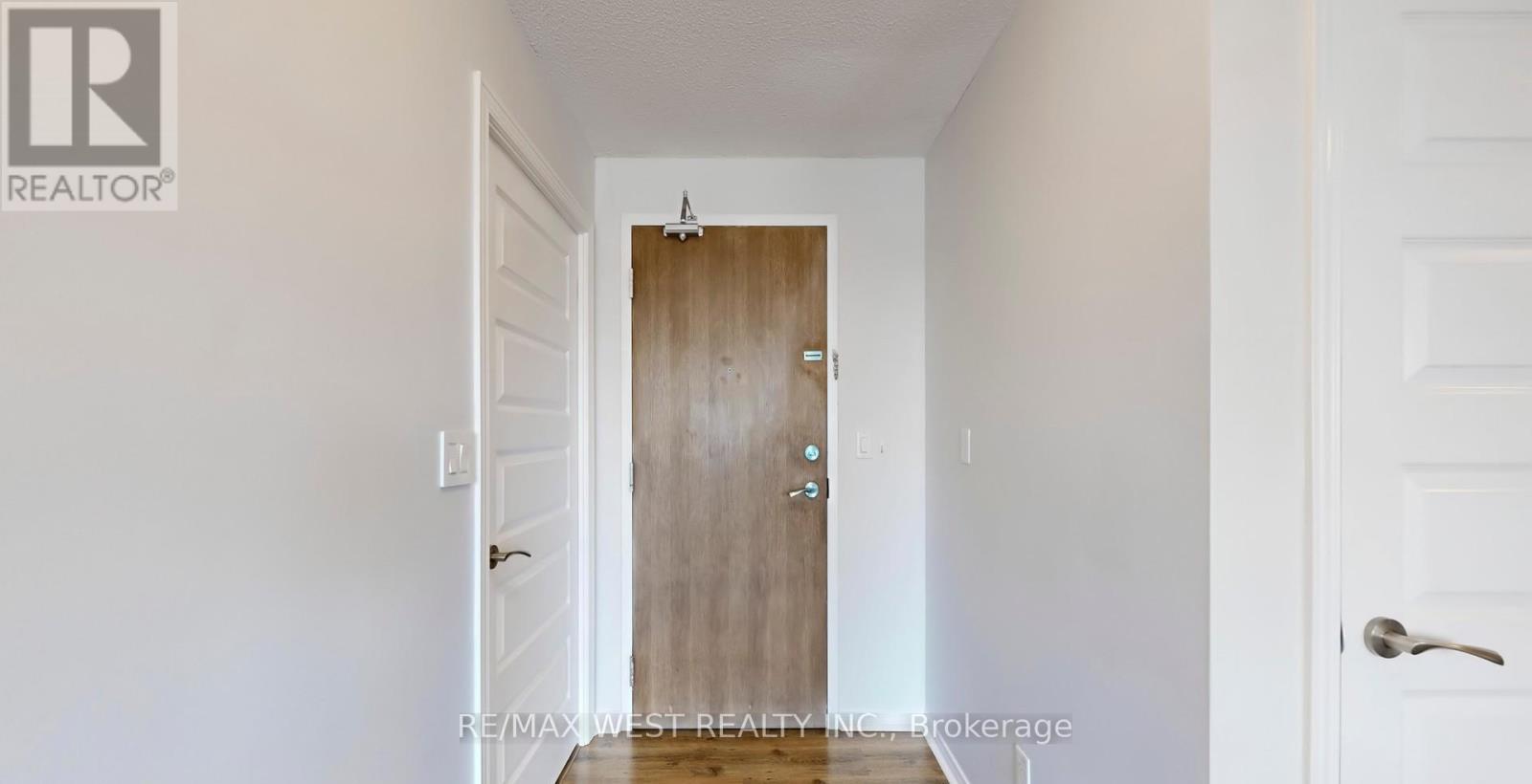 2108 - 215 Queen Street E, Brampton, Ontario  L6W 0A9 - Photo 5 - W13080294