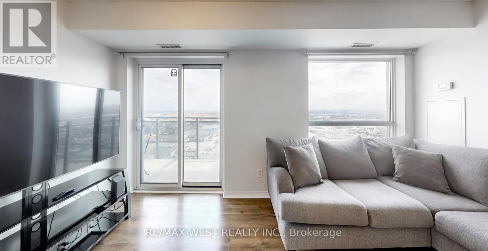 2108 - 215 Queen Street E, Brampton, Ontario  L6W 0A9 - Photo 7 - W13080294