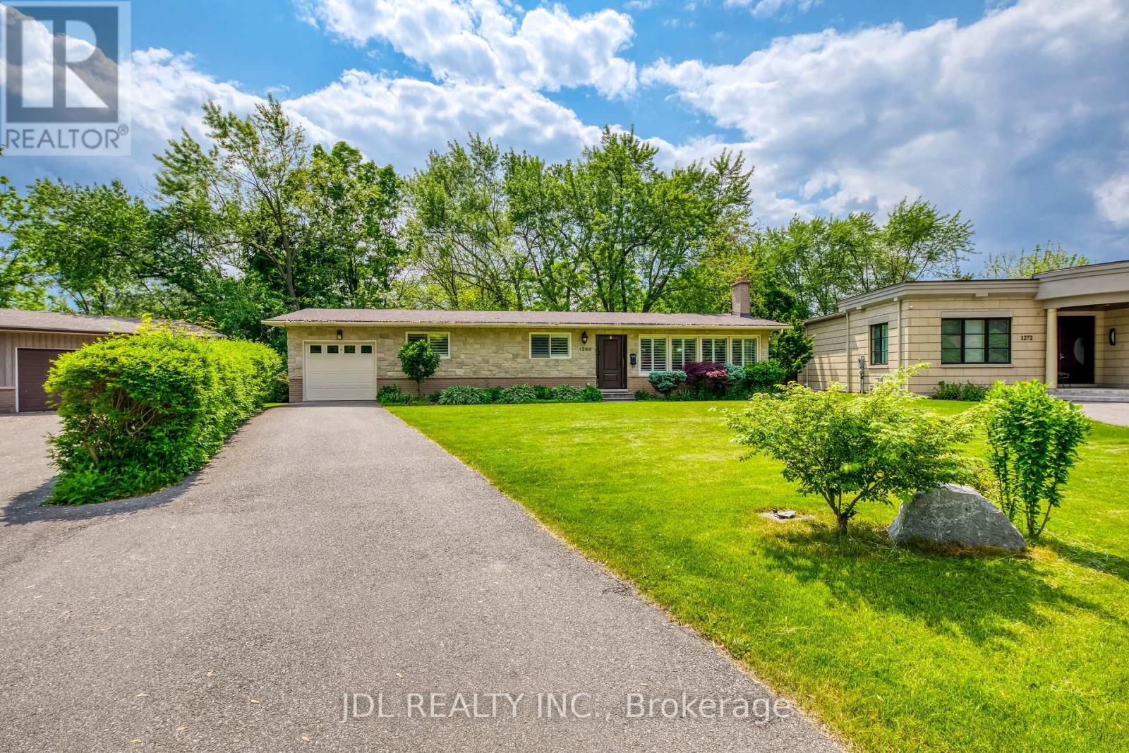 1266 LAMBETH ROAD, Oakville, Ontario