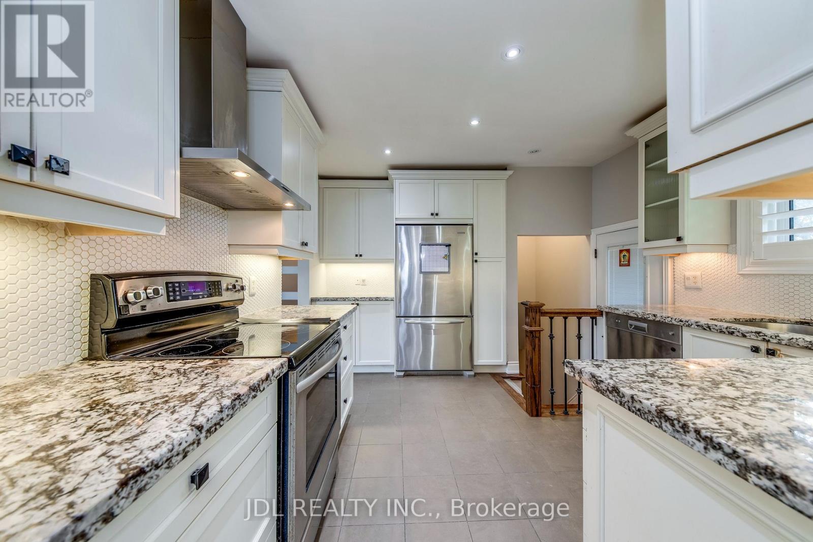 1266 Lambeth Road, Oakville, Ontario  L6H 2E3 - Photo 12 - W13080342