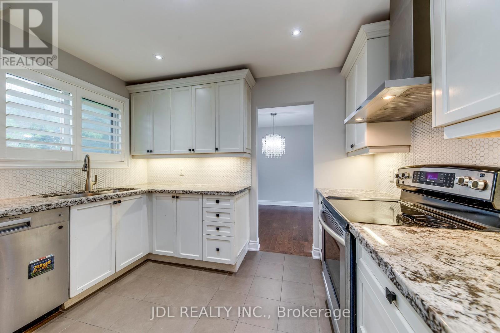 1266 Lambeth Road, Oakville, Ontario  L6H 2E3 - Photo 14 - W13080342