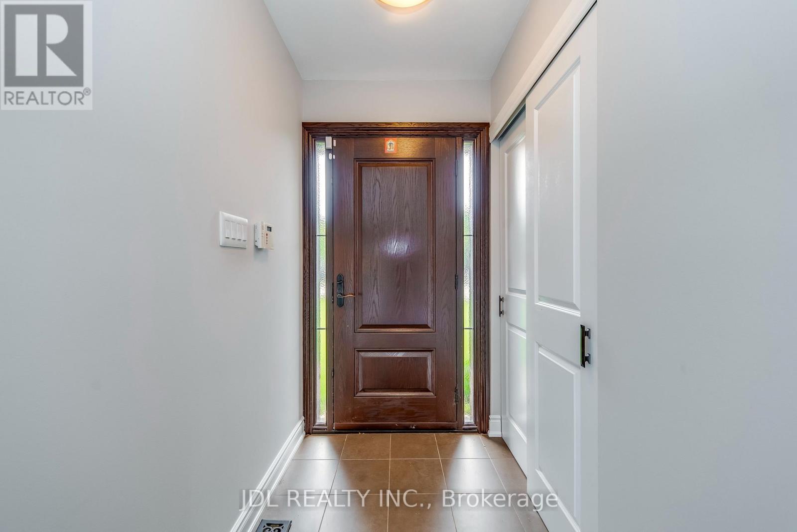 1266 Lambeth Road, Oakville, Ontario  L6H 2E3 - Photo 3 - W13080342