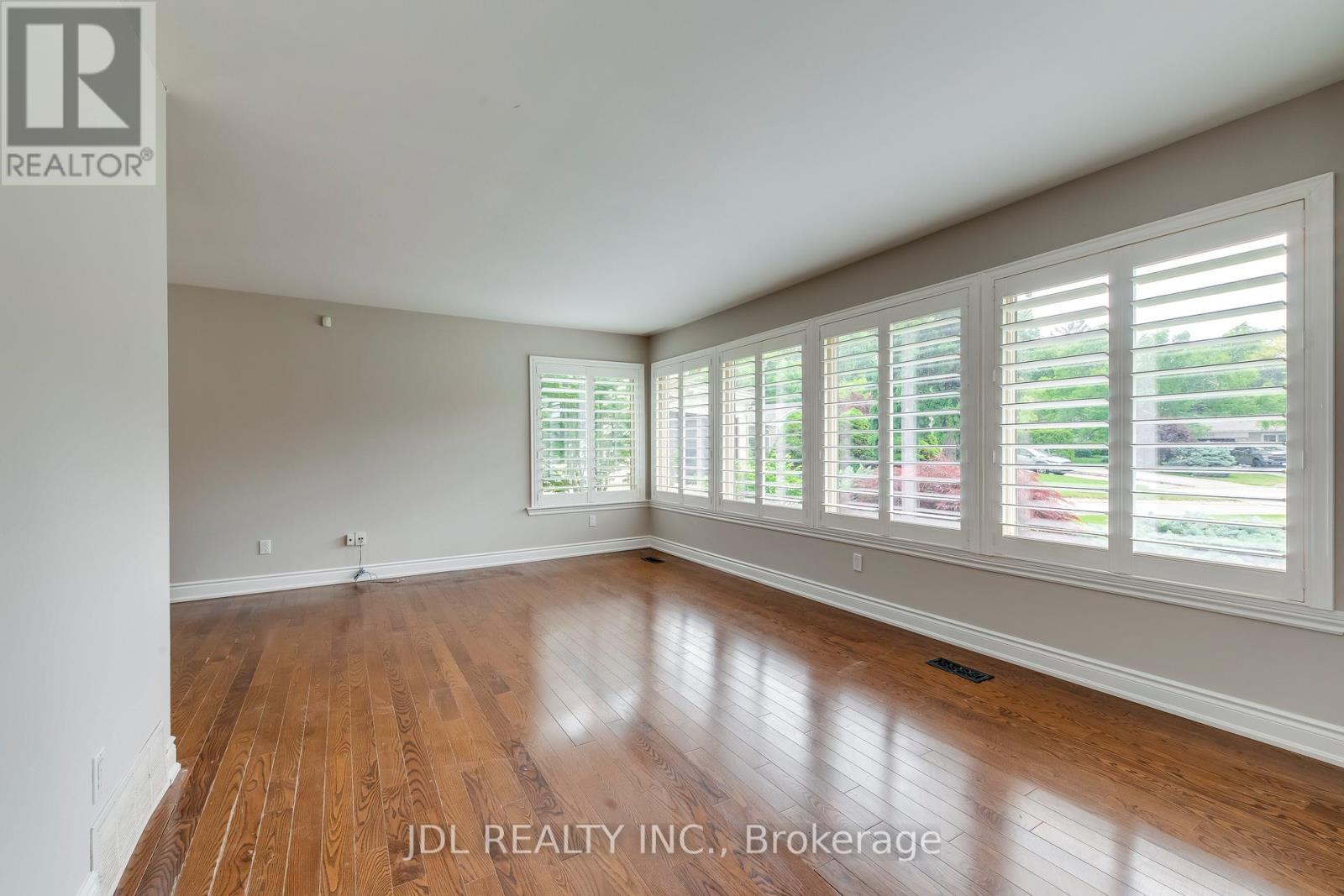 1266 Lambeth Road, Oakville, Ontario  L6H 2E3 - Photo 4 - W13080342