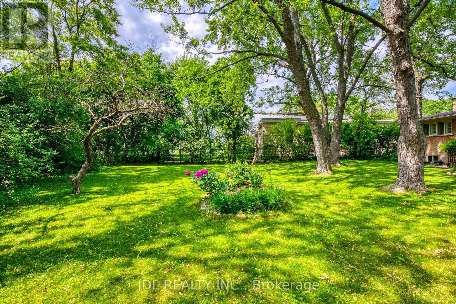 1266 Lambeth Road, Oakville, Ontario  L6H 2E3 - Photo 43 - W13080342