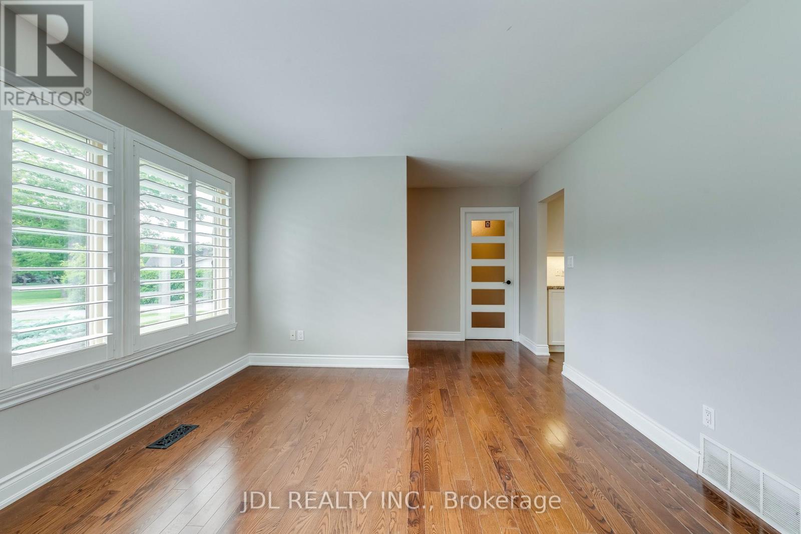 1266 Lambeth Road, Oakville, Ontario  L6H 2E3 - Photo 8 - W13080342
