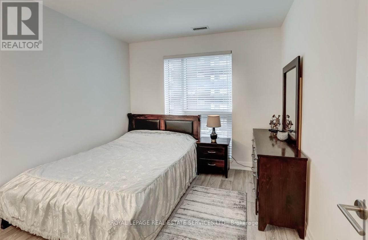 7 - 32 Park Street E, Mississauga, Ontario  L5G 1L7 - Photo 15 - W13080364