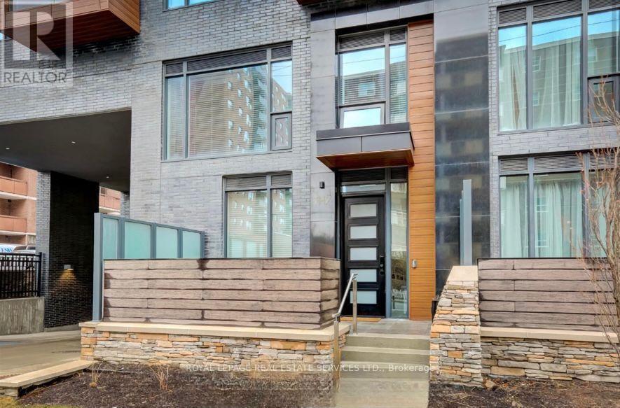 7 - 32 Park Street E, Mississauga, Ontario  L5G 1L7 - Photo 2 - W13080364
