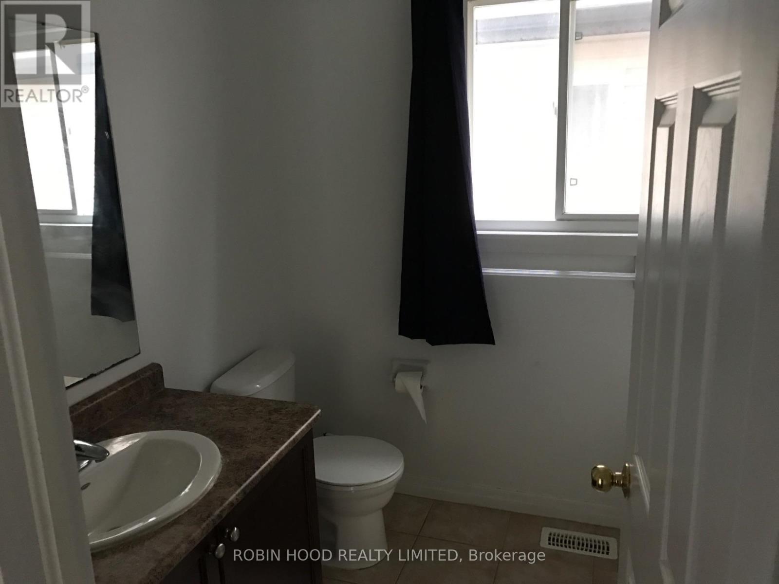 936 Banffshire Court, Kitchener, Ontario  N2R 1W8 - Photo 9 - X13080032
