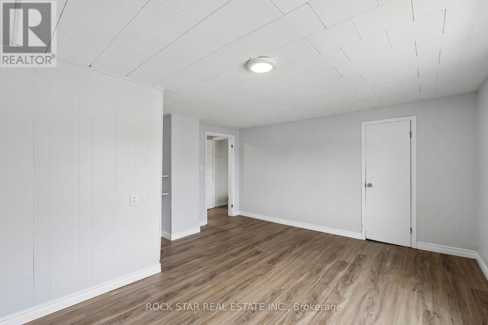 Upper - 26 Albina Street, Welland, Ontario  L3C 1P3 - Photo 3 - X13080172