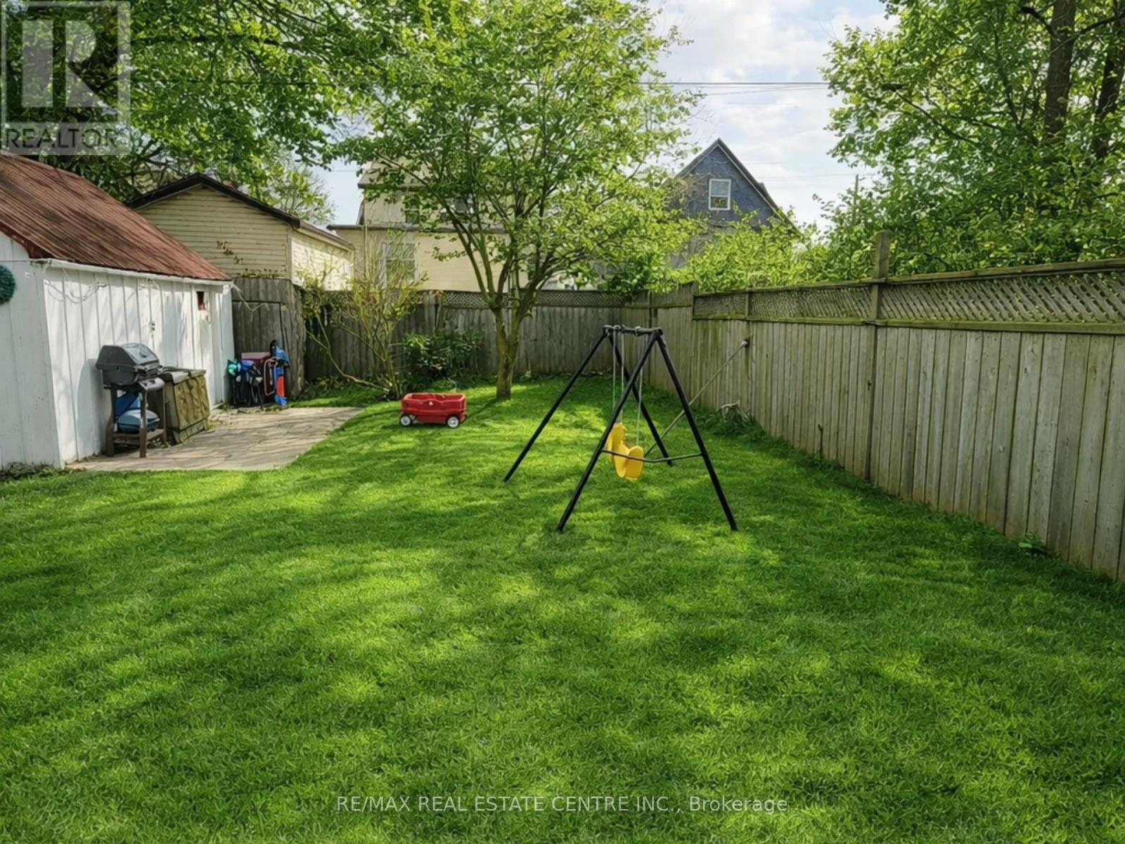 5 Easton Street, Cambridge, Ontario  N1R 1G3 - Photo 4 - X13080226