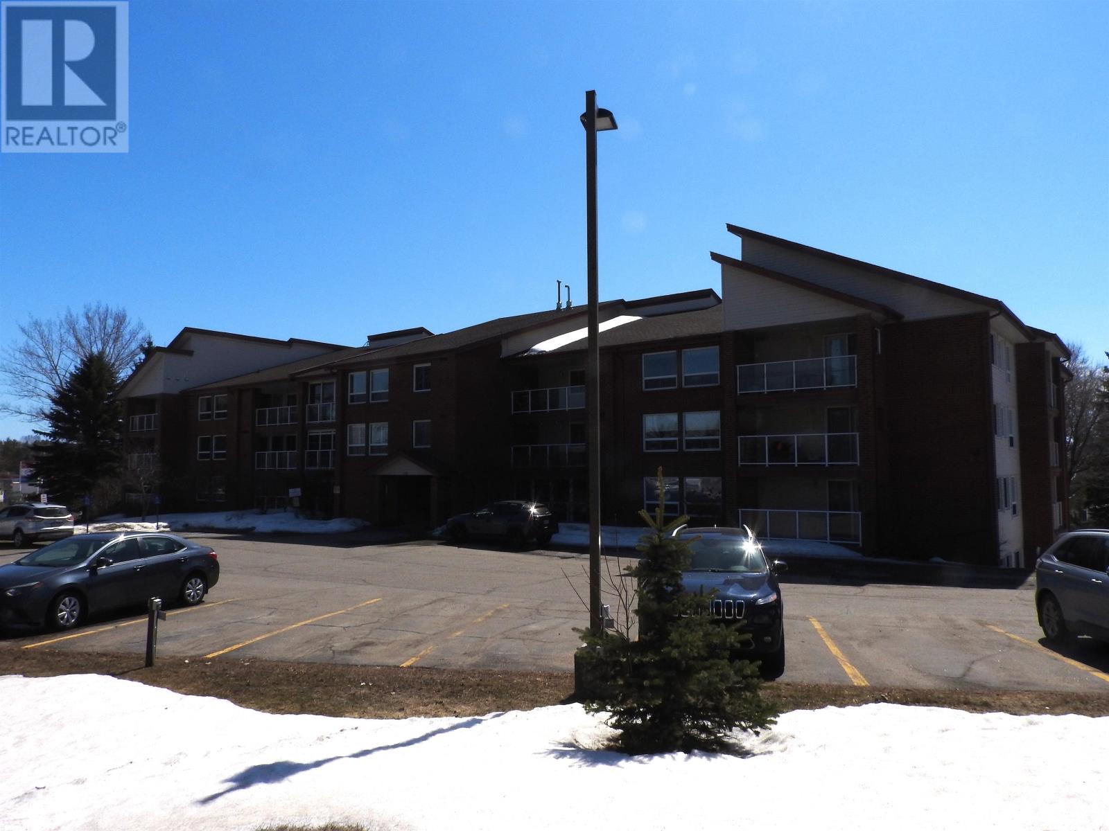 402 115 TOIVO ST, THUNDER BAY, Ontario