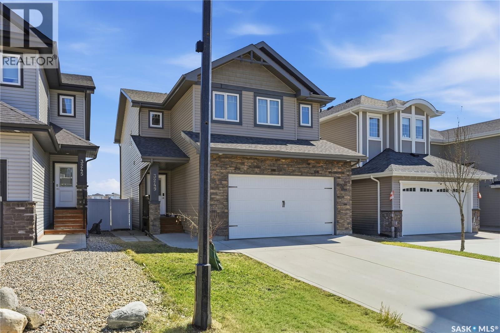 3249 Green Water Drive, Regina, Saskatchewan  S4V 3R6 - Photo 2 - SK034767