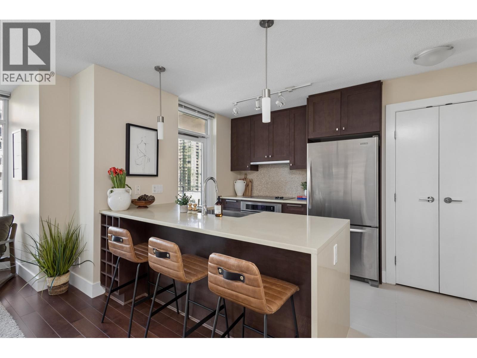 1205 888 Homer Street, Vancouver, British Columbia  V6B 0H7 - Photo 2 - R3118856