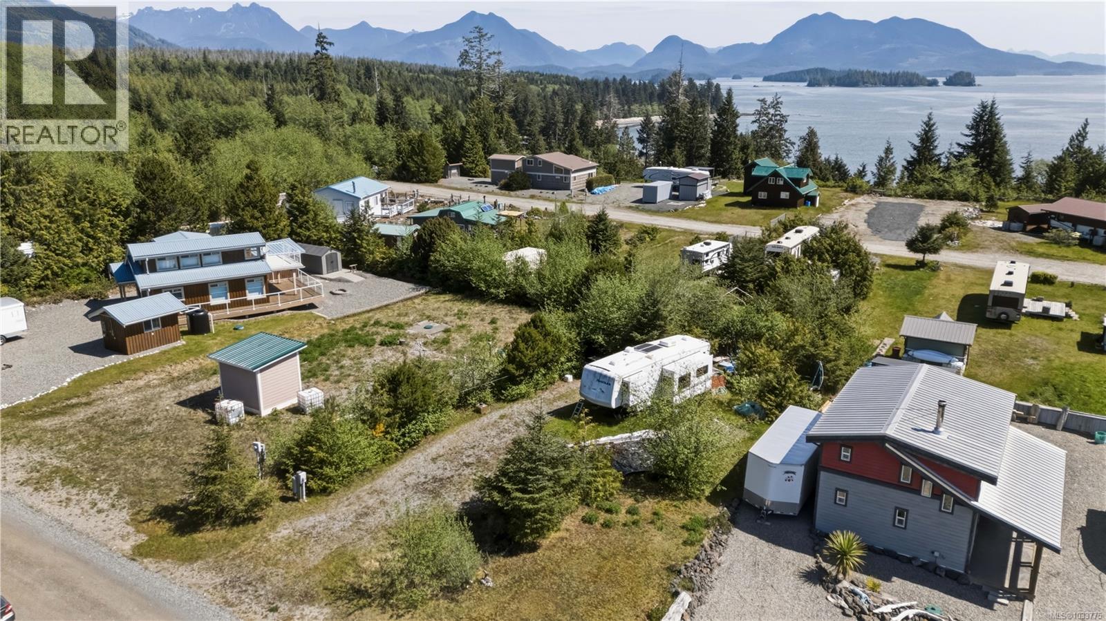 1130 Fourth Ave, Ucluelet, British Columbia  V0R 3A0 - Photo 8 - 1033775