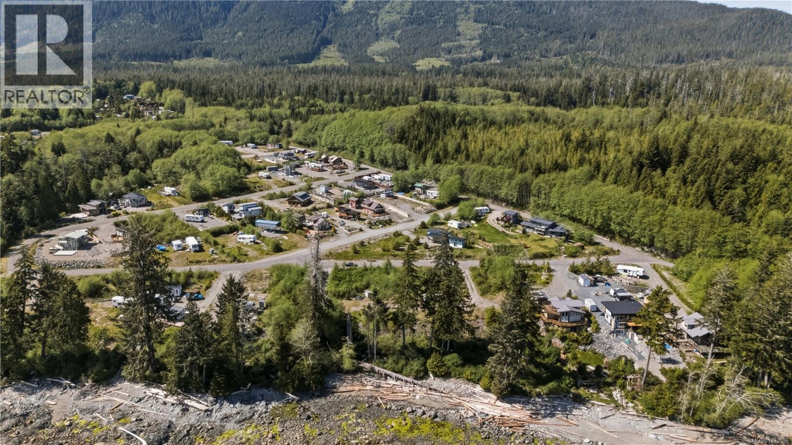 1174 Front St, Ucluelet, British Columbia  V0R 3A0 - Photo 7 - 1033596
