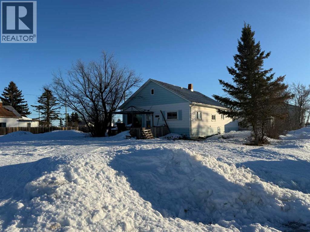 5031 48 Avenue, Girouxville, Alberta  T0H 1S0 - Photo 2 - A2279797