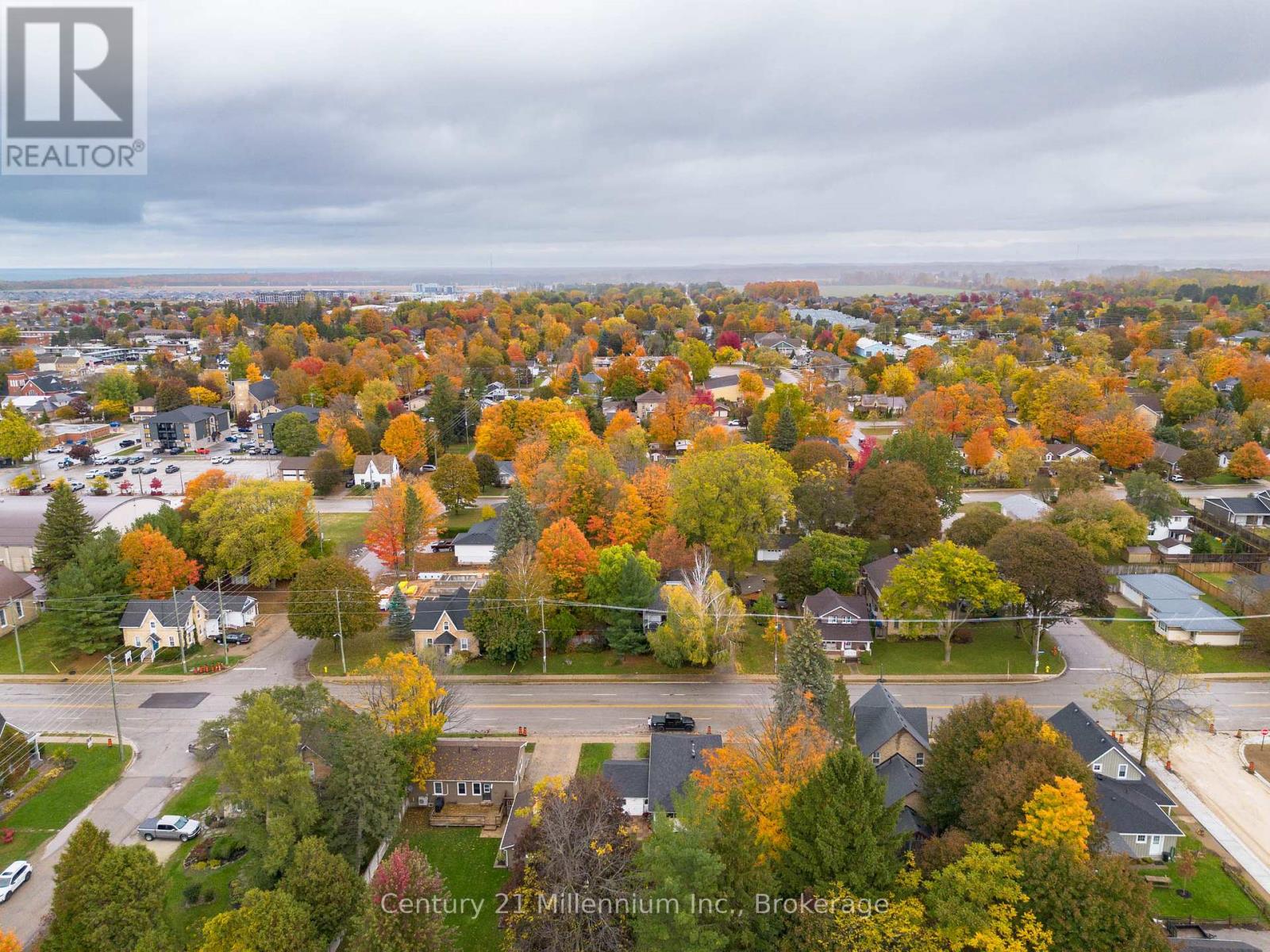 698 Gustavus Street, Saugeen Shores, Ontario  N0H 2C0 - Photo 8 - X12952850