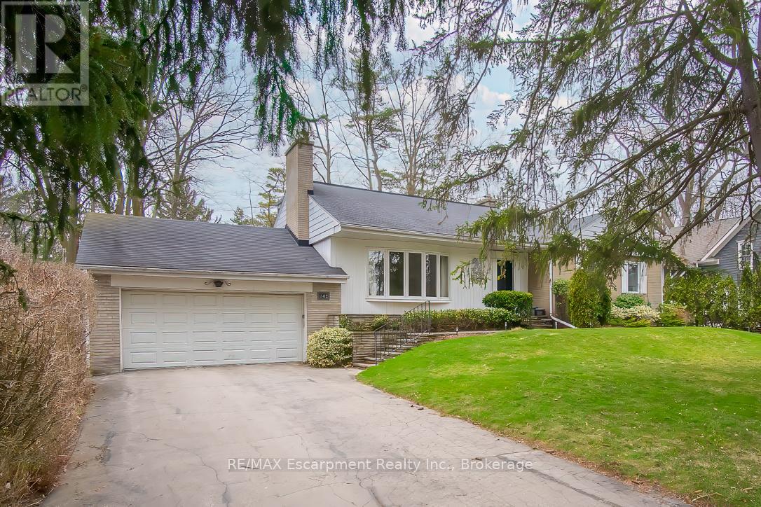 142 Balsam Drive, Oakville, Ontario  L6J 3X5 - Photo 2 - W13080508