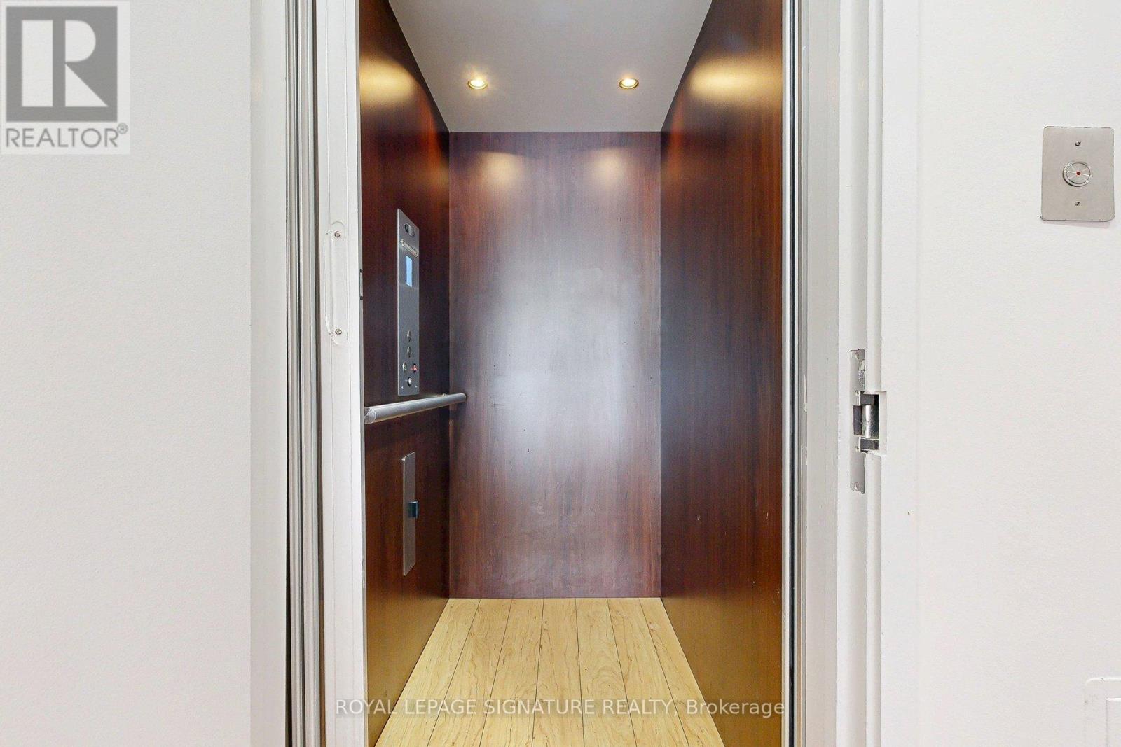 410/204 - 33 Harbour Square, Toronto, Ontario  M5J 2G2 - Photo 27 - C12747616