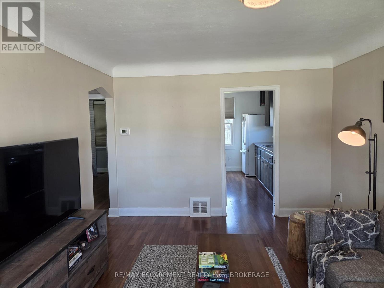 122 East 25th Street, Hamilton, Ontario  L8V 3A2 - Photo 3 - X13080436