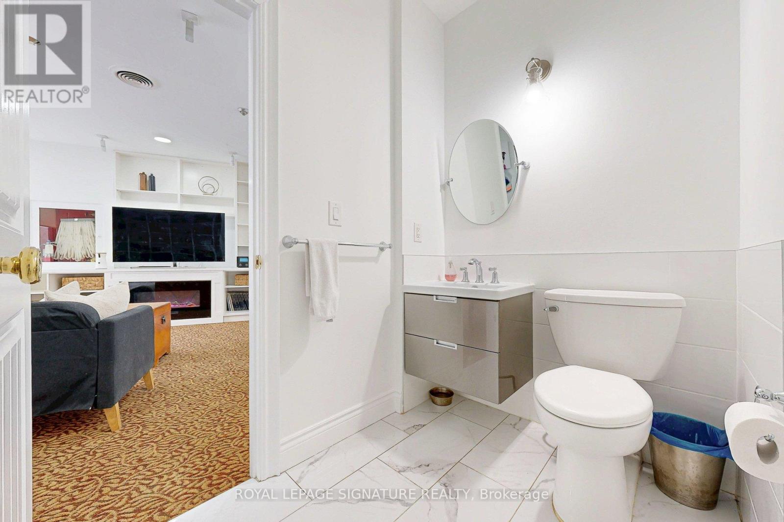 410/204 - 33 Harbour Square, Toronto, Ontario  M5J 2G2 - Photo 37 - C12747616