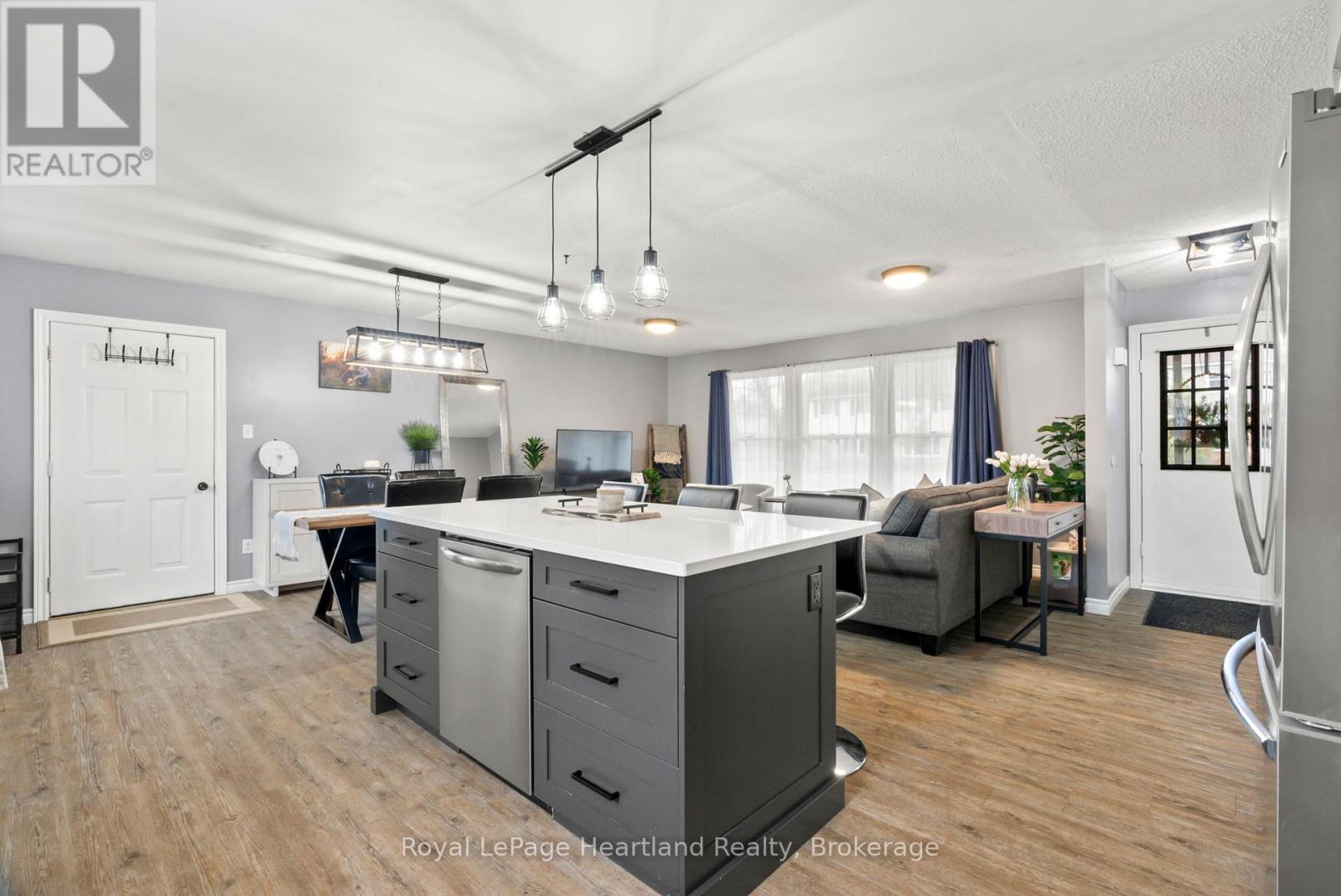 156 John Street N, Minto, Ontario  N0G 1Z0 - Photo 16 - X12847332