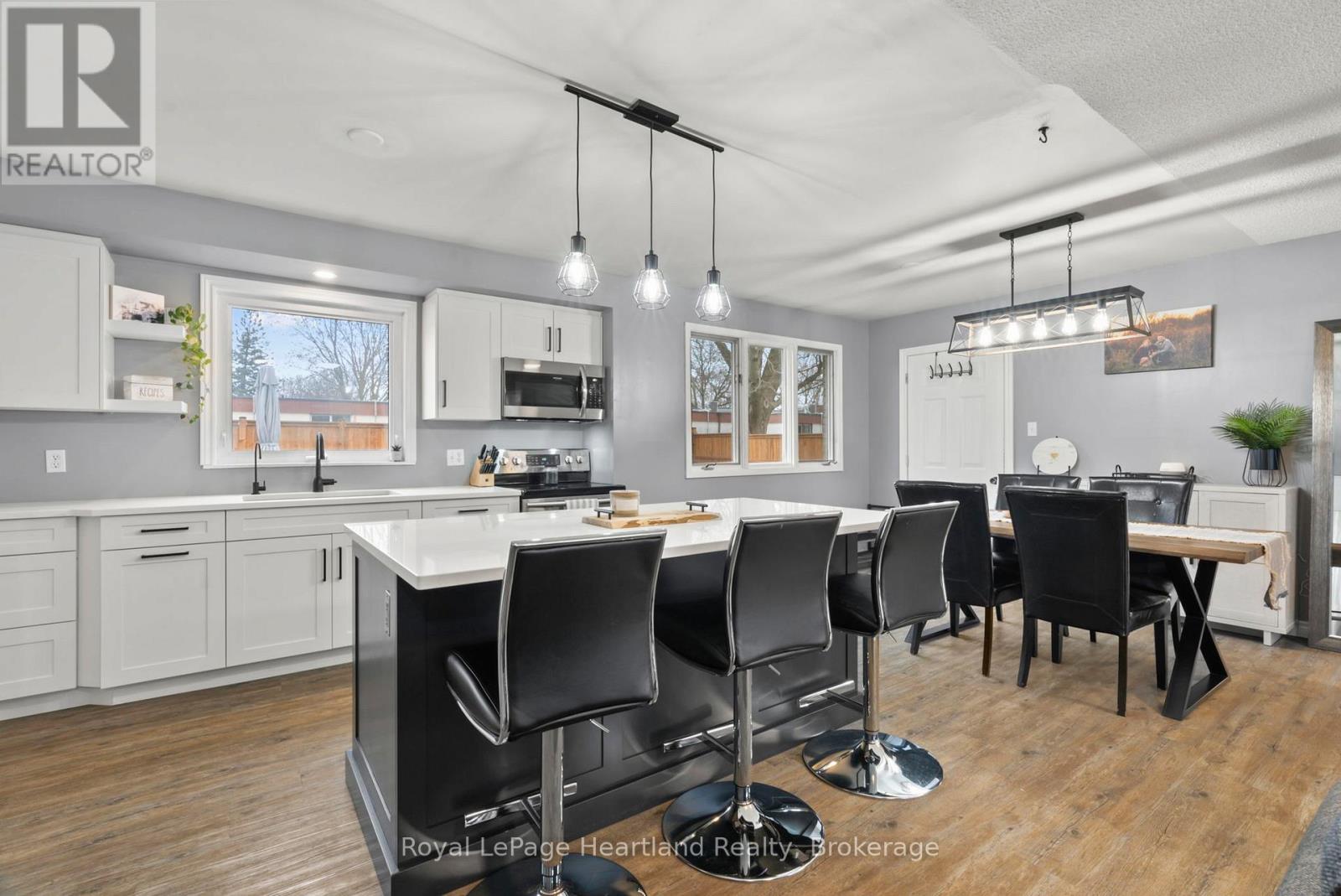 156 John Street N, Minto, Ontario  N0G 1Z0 - Photo 9 - X12847332