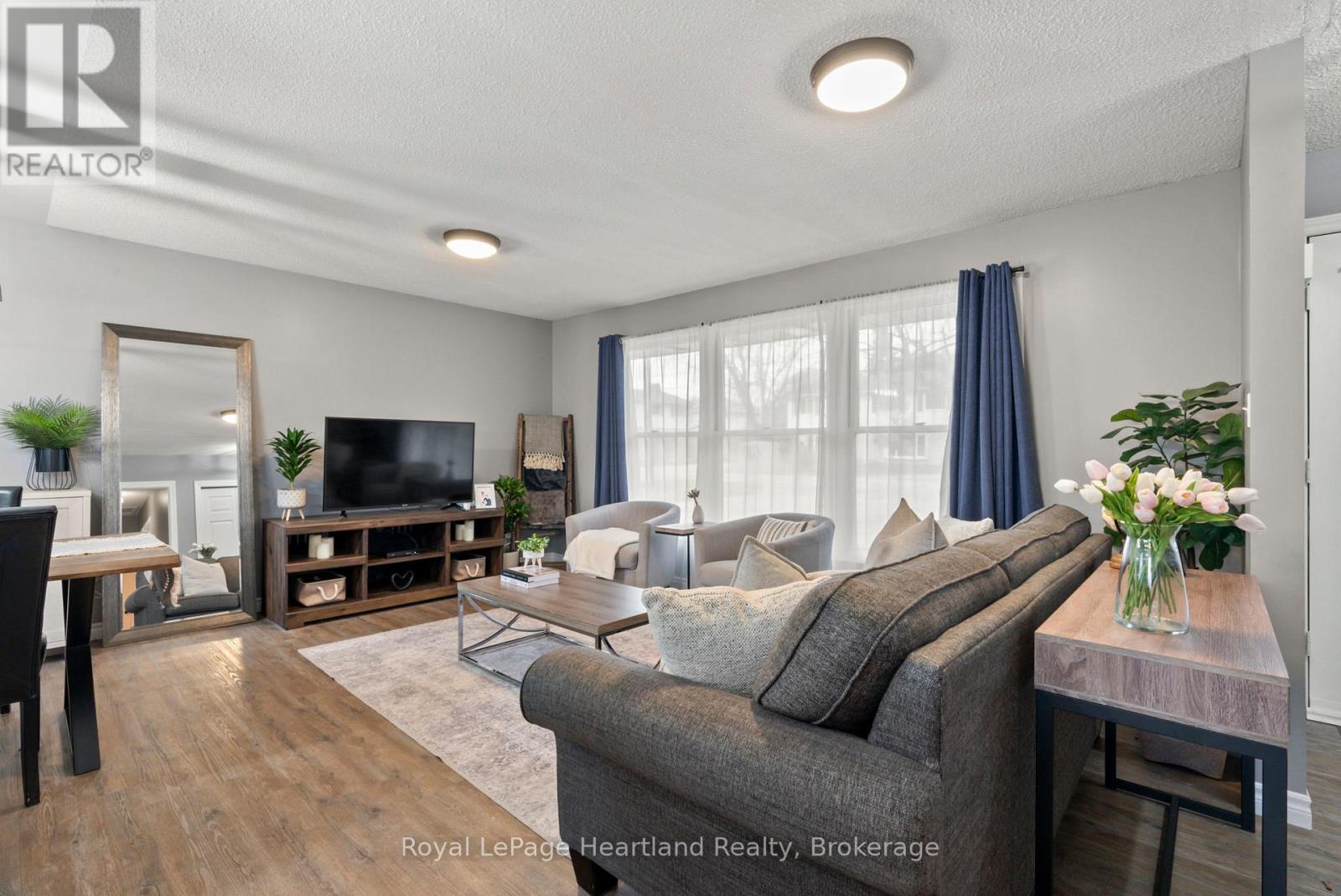 156 John Street N, Minto, Ontario  N0G 1Z0 - Photo 7 - X12847332