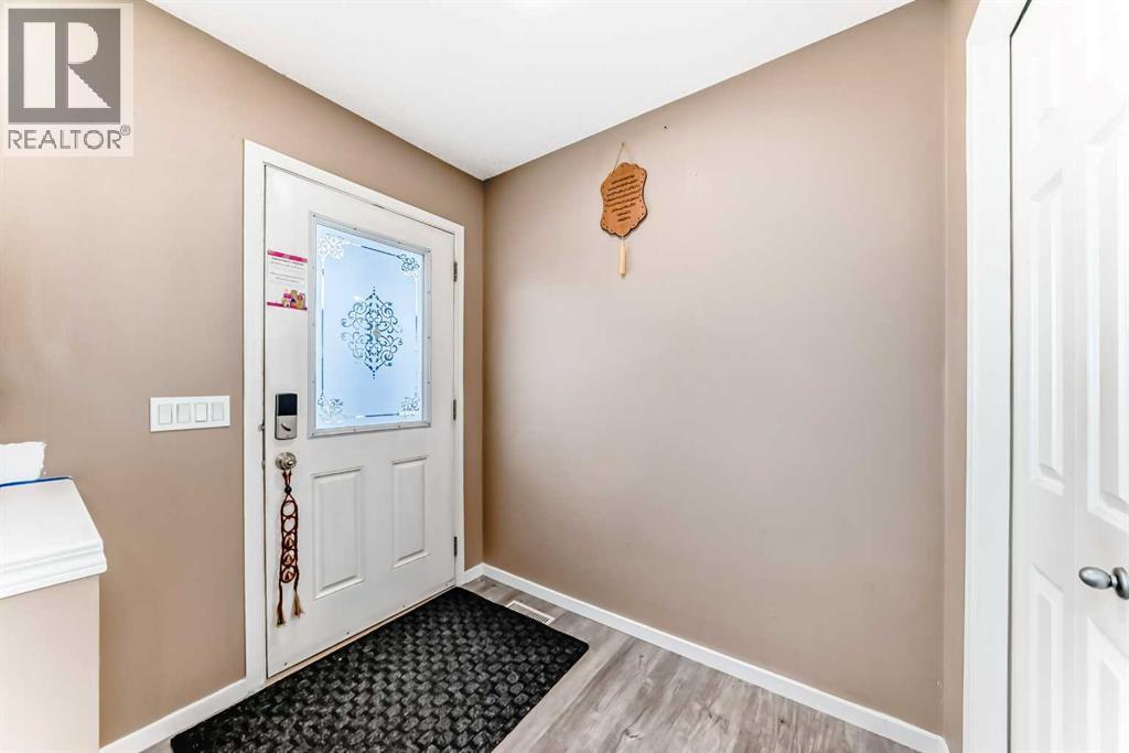 32 Saddlebrook Place NE, Calgary, Alberta  T3J 5M3 - Photo 3 - A2307776