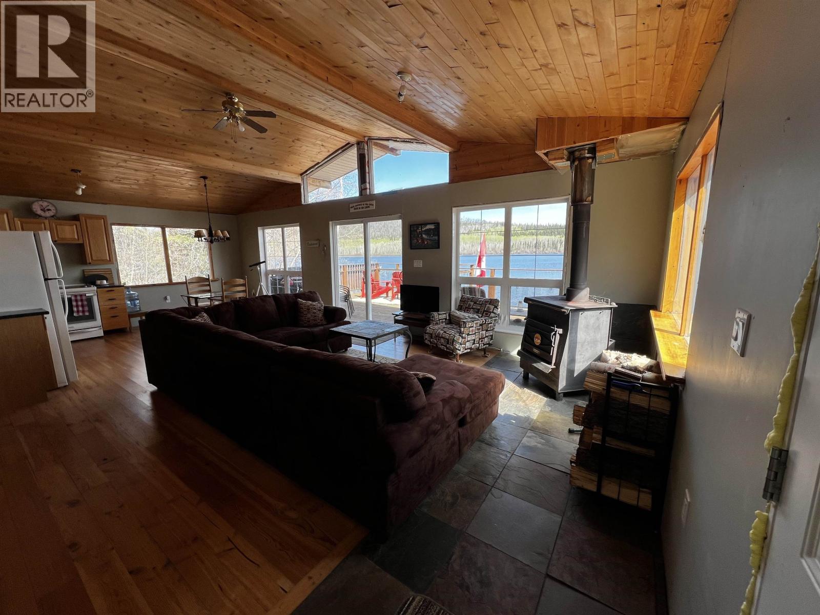 1543 Simon Bay Road, Fraser Lake, British Columbia  V0J 1S0 - Photo 10 - R3118713