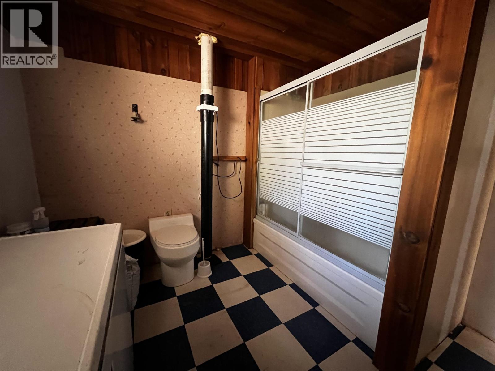 1543 Simon Bay Road, Fraser Lake, British Columbia  V0J 1S0 - Photo 17 - R3118713