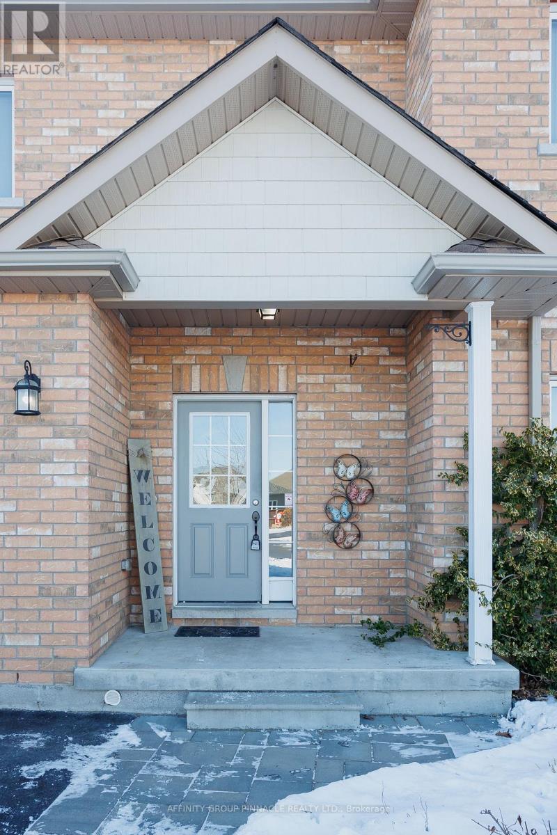 11 Moynes Court, Kawartha Lakes, Ontario  K9V 0L2 - Photo 2 - X13080506