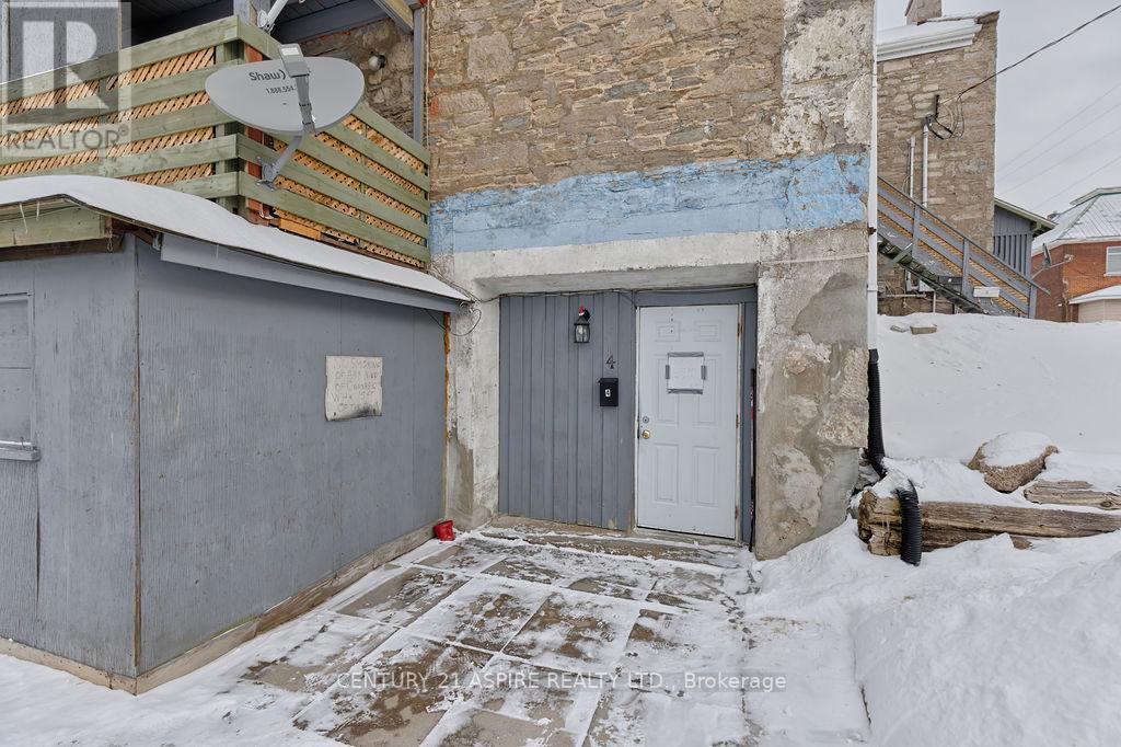 156 Mackay Street, Pembroke, Ontario  K8A 1B9 - Photo 37 - X12440611