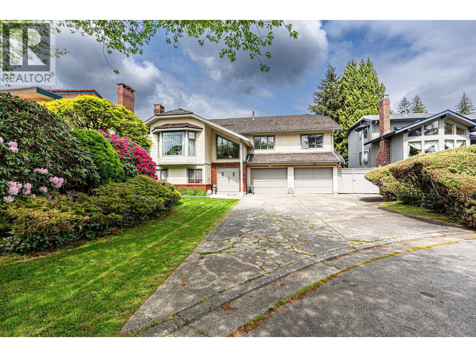 2117 Knightswood Place, Burnaby, British Columbia  V5A 4B9 - Photo 3 - R3118861