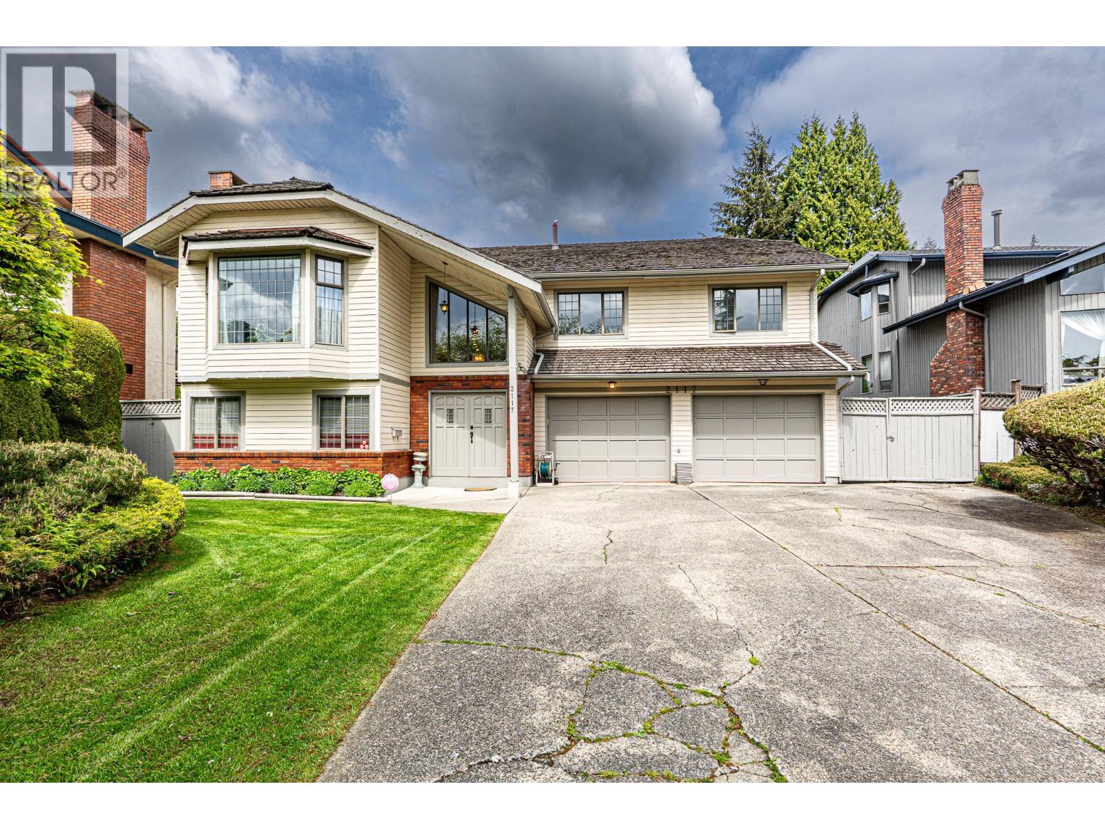 2117 KNIGHTSWOOD PLACE, Burnaby, British Columbia