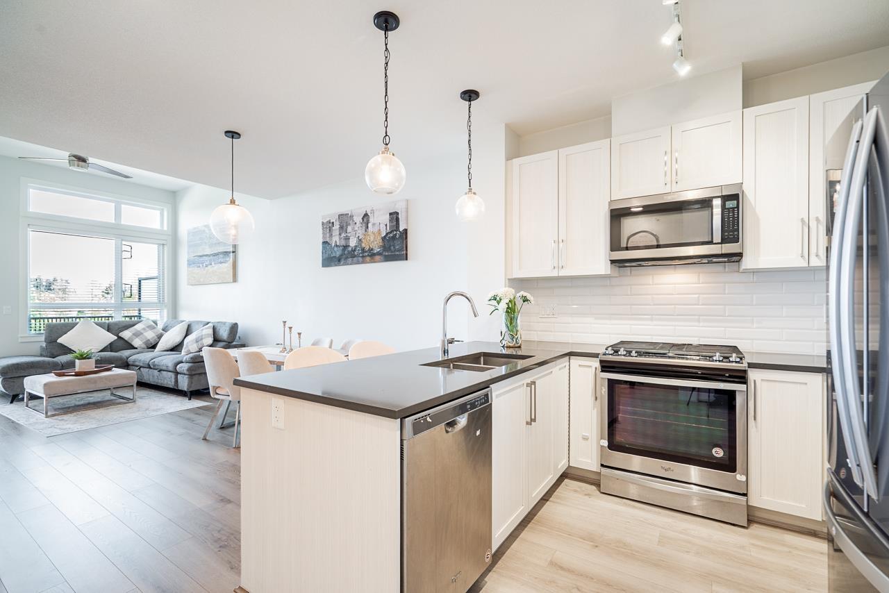 417 2960 151 Street, Surrey, British Columbia  V4P 0G3 - Photo 4 - R3117012