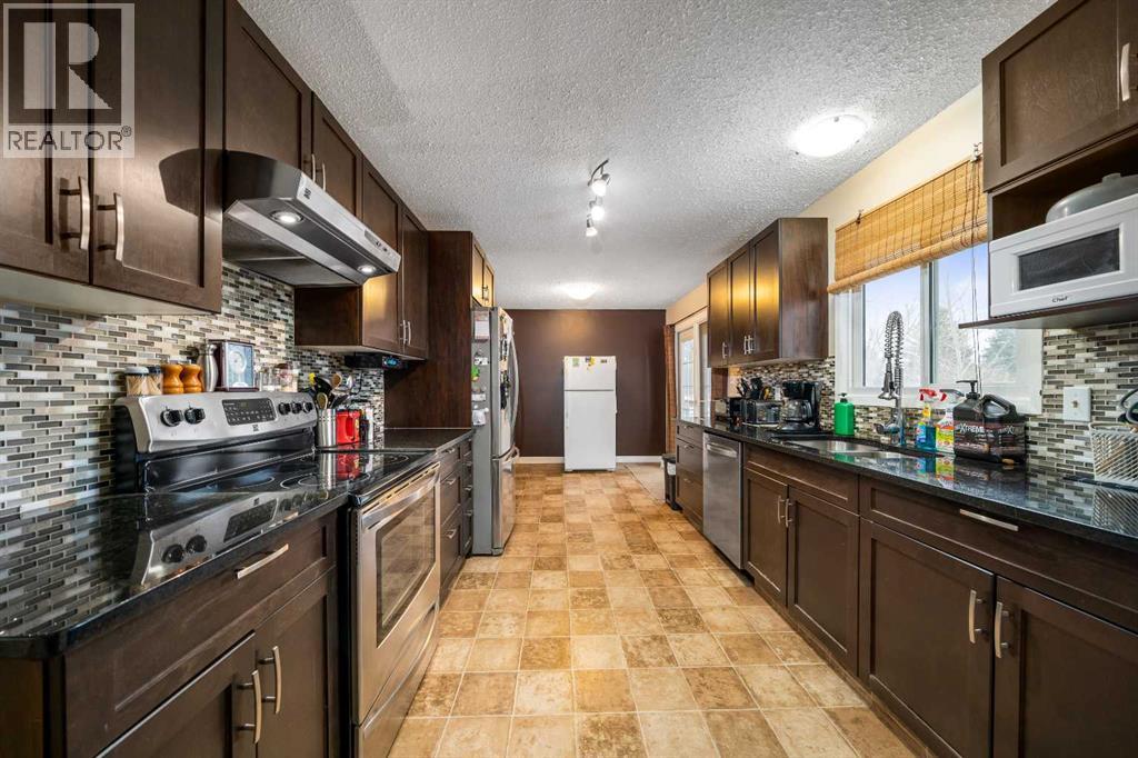 62 Rossland Way Se, Medicine Hat, Alberta  T1B 2C2 - Photo 9 - A2293299