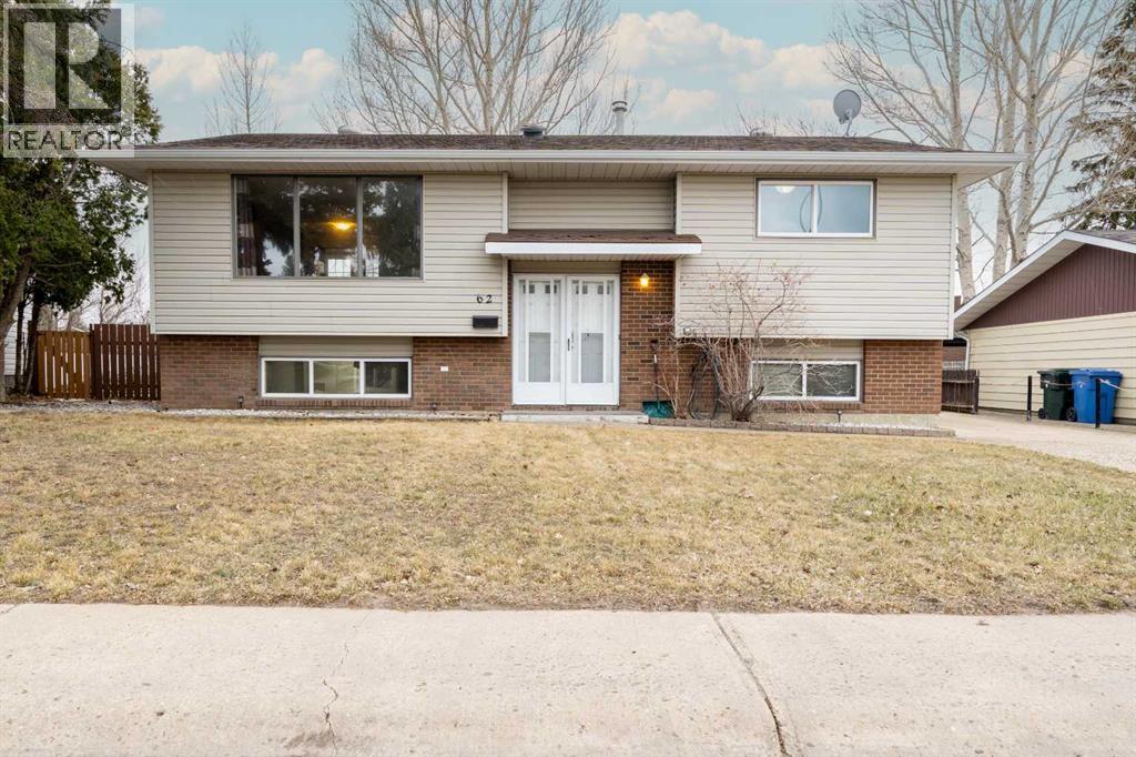 62 Rossland Way Se, Medicine Hat, Alberta  T1B 2C2 - Photo 1 - A2293299