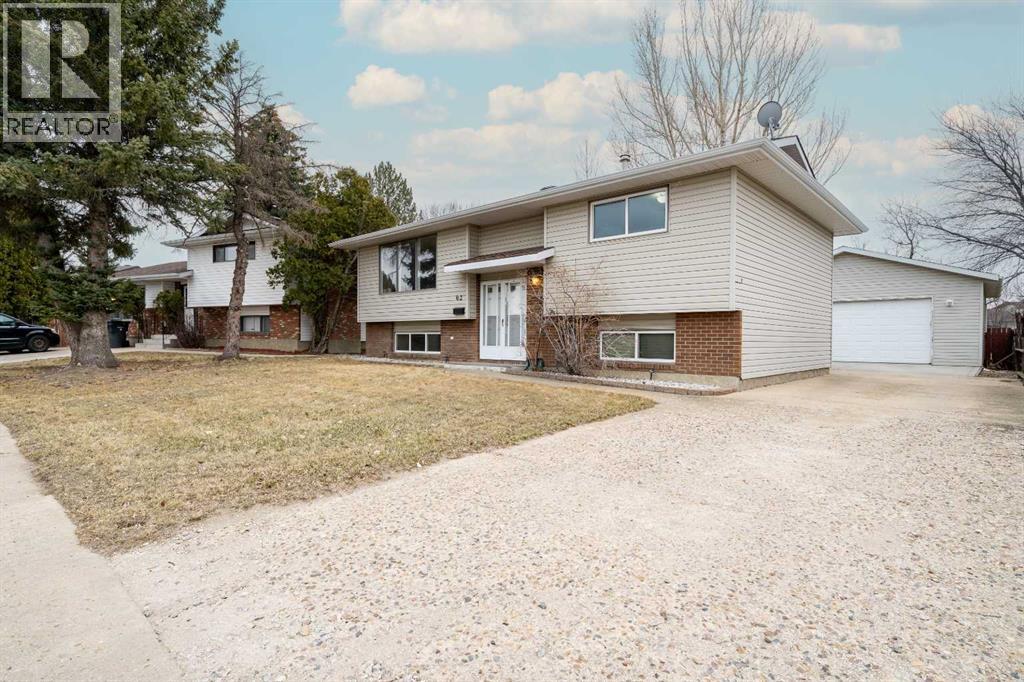 62 Rossland Way Se, Medicine Hat, Alberta  T1B 2C2 - Photo 3 - A2293299